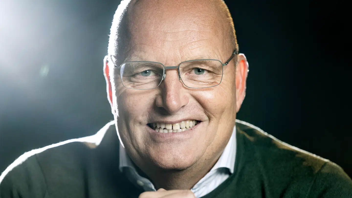 Bjarne Riis vurderer, at Vingegaard havde mere at vinde ved at sige det, som det er.