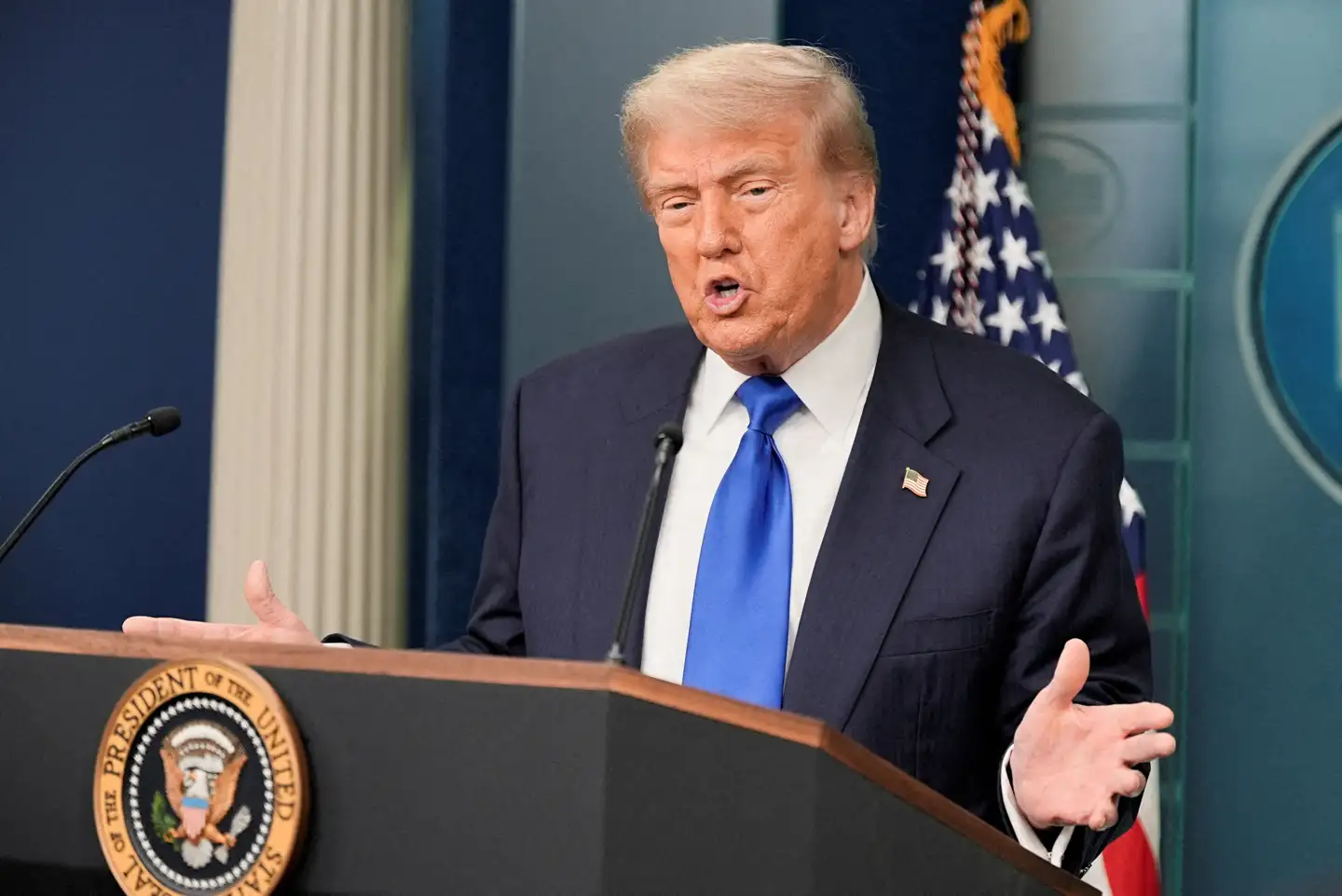 Præsident Donald Trump vil sende mere militær materiel til Ukraine, men europæerne skal betale det.