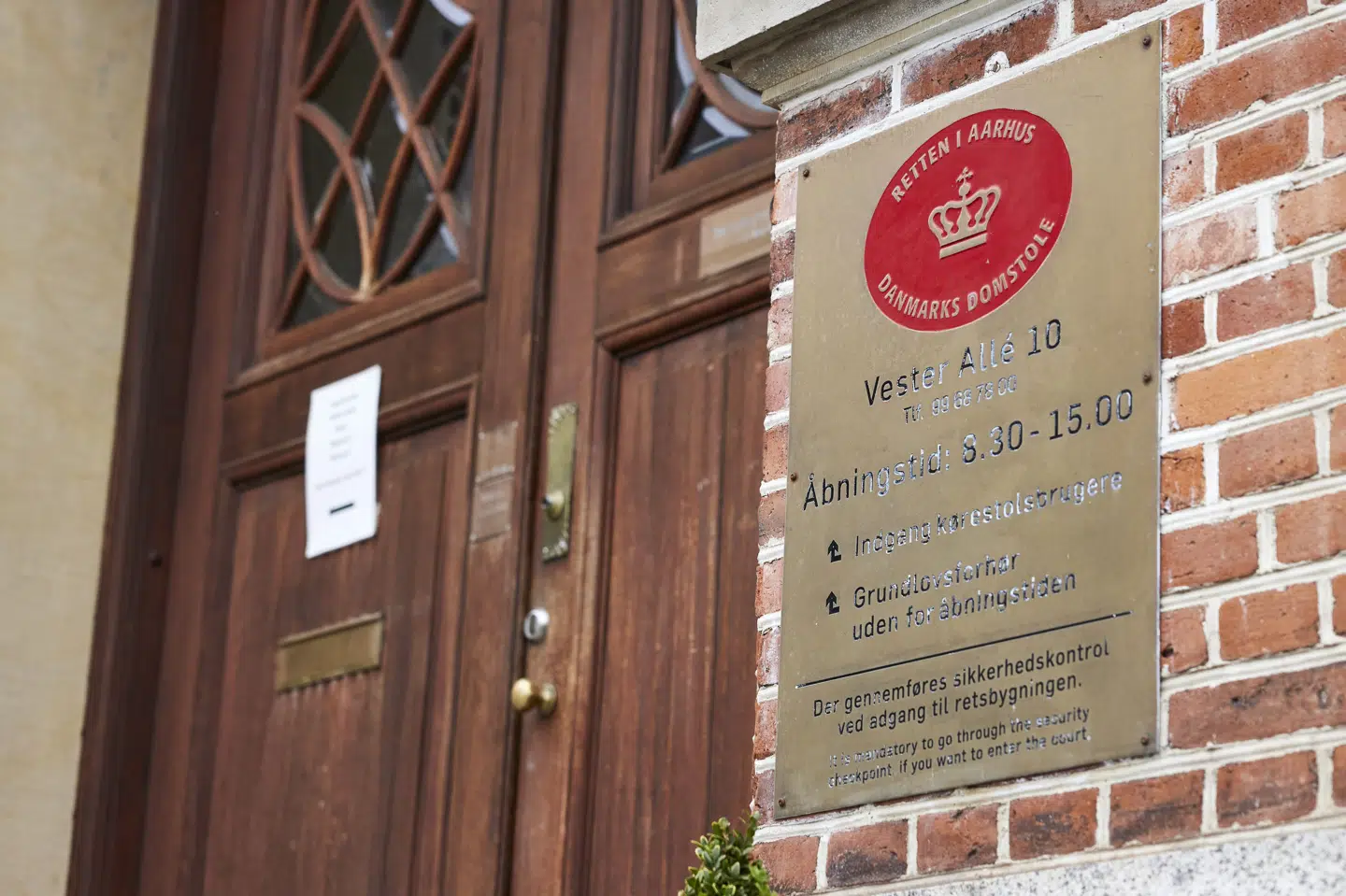 Retten i Aarhus har tirsdag frifundet kommune og ministerium i en sag om erstatning efter en genopdragelsesrejse. (Arkivfoto).