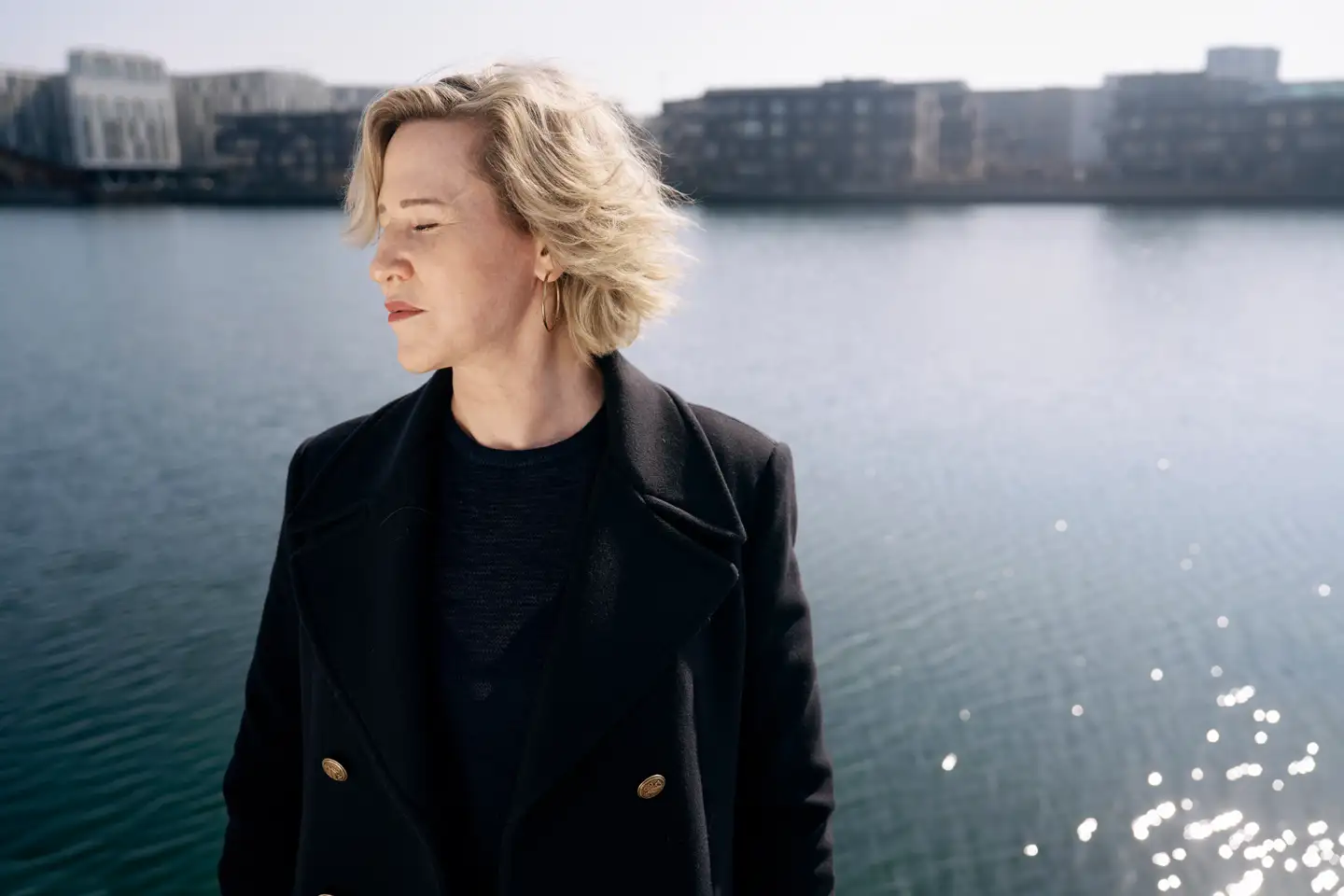 »Man siger, at sorg er hjemløs kærlighed, men jo mere jeg selv er kommet i kontakt med døden, er det blevet klarere, at sorg også kan være en portal til evig og grænseløs kærlighed, der transcenderer den fysiske død,« skriver Emilia Van Hauen. Foto: Niels Ahlmann Olesen