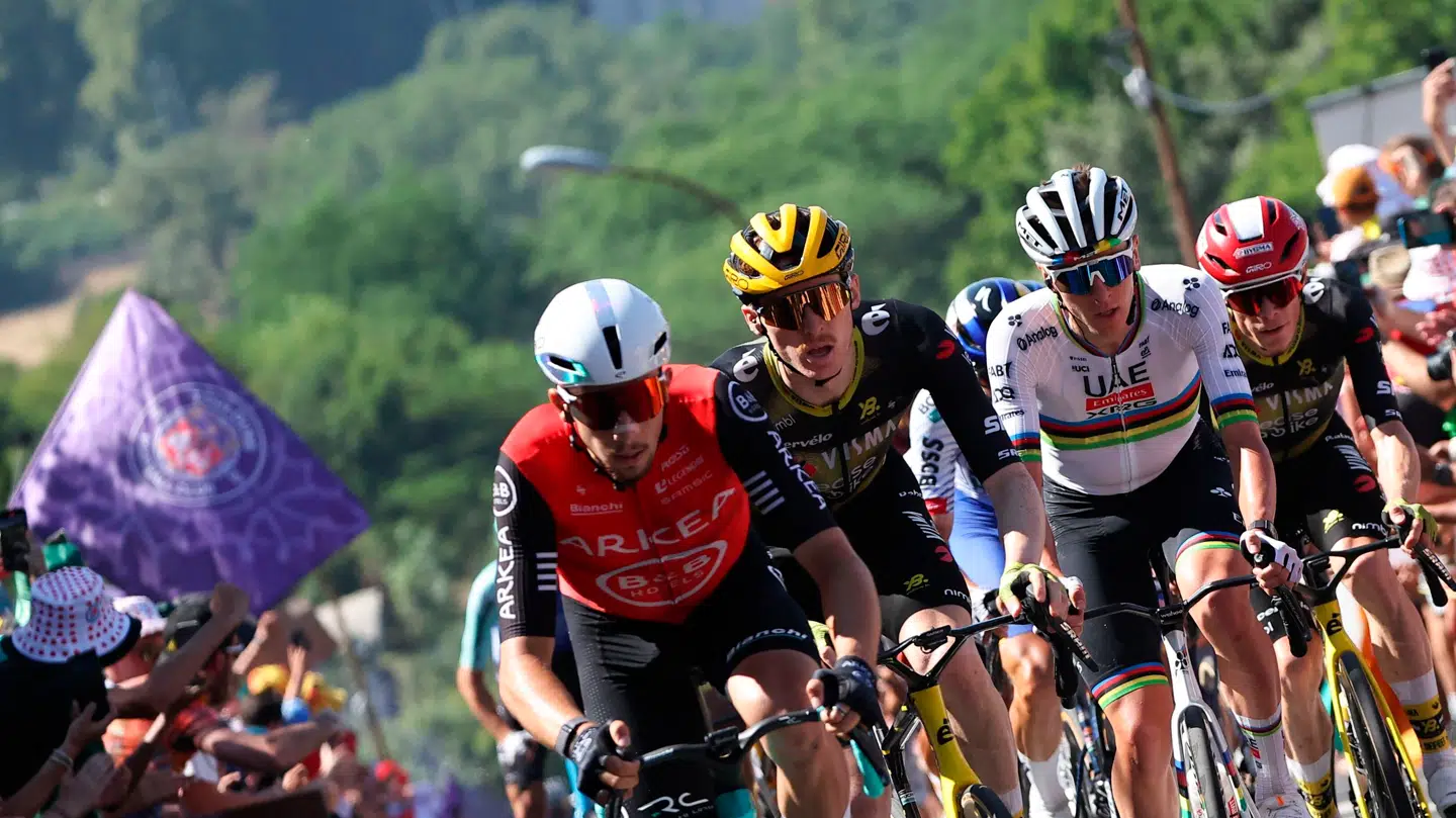 Jonas Vingegaard (yderst til højre) angreb på dagens sidste stigning. Men det var ikke en særlig potent angreb.