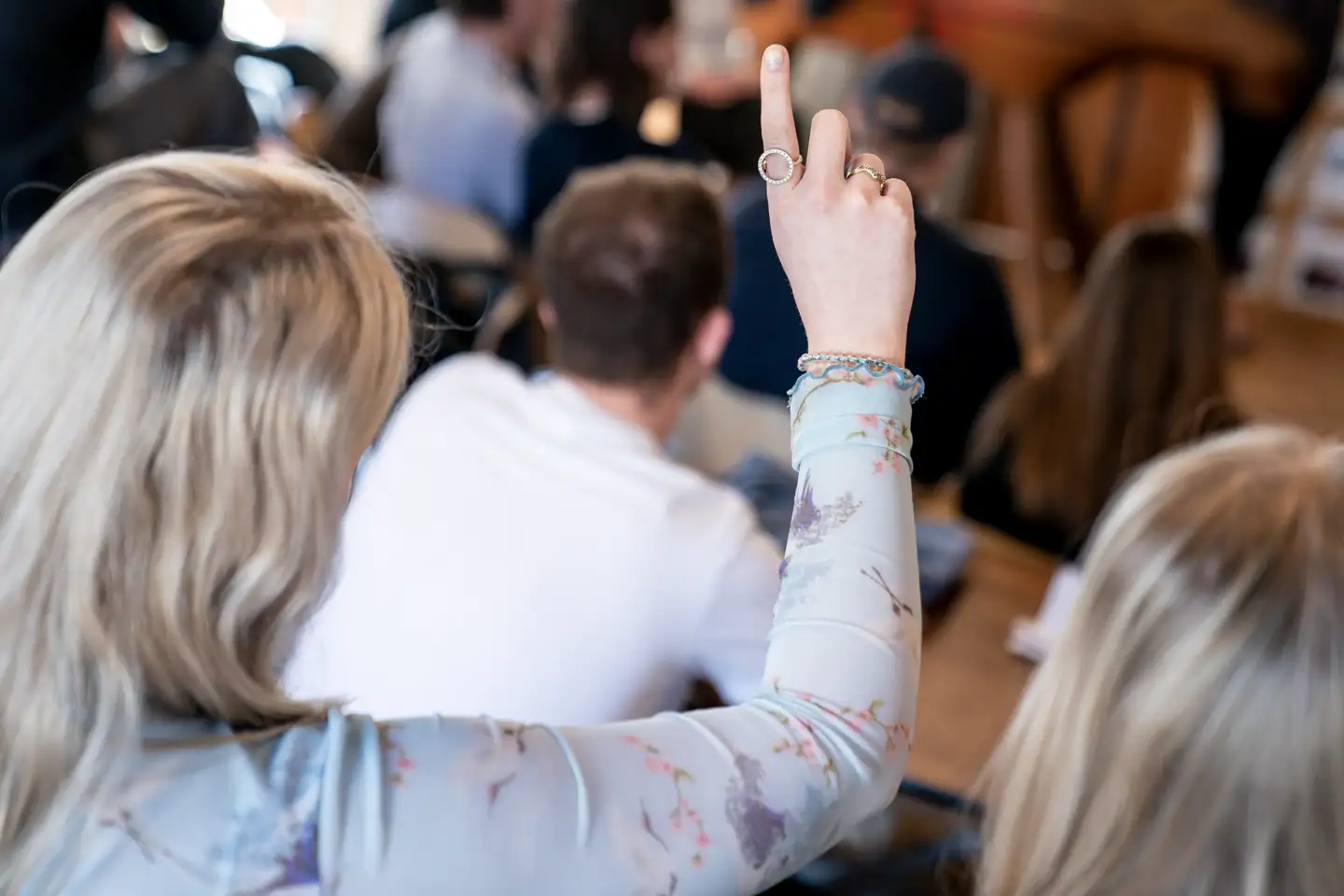 »En højskole er ikke – og må aldrig blive – et trygt rum. For det er ikke trygt at blive udfordret på sin verdensanskuelse,« skriver Rikke From.