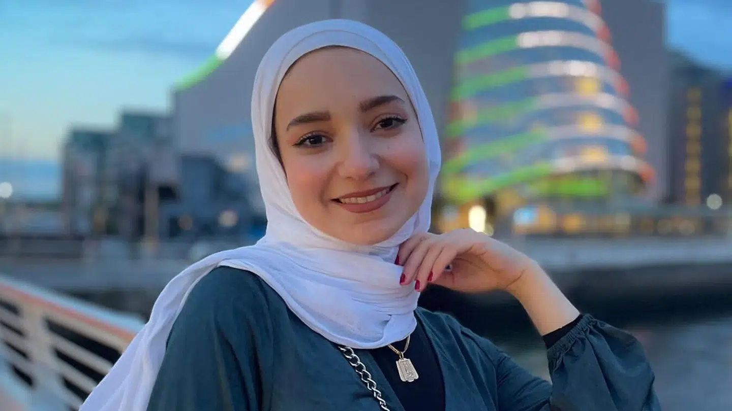 »Der er familier, hvis børn er født og opvokset i Danmark, og det giver ikke særligt meget mening at sige »værsgo, nu skal I tilbage til Syrien« til dem,« siger syriske Sedra Al-Yousef.