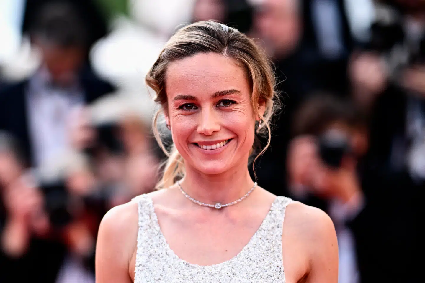 Brie Larson er også kendt for sin rolle som Captain Marvel i filmen af samme navn og i andre film i Marvel-universet.