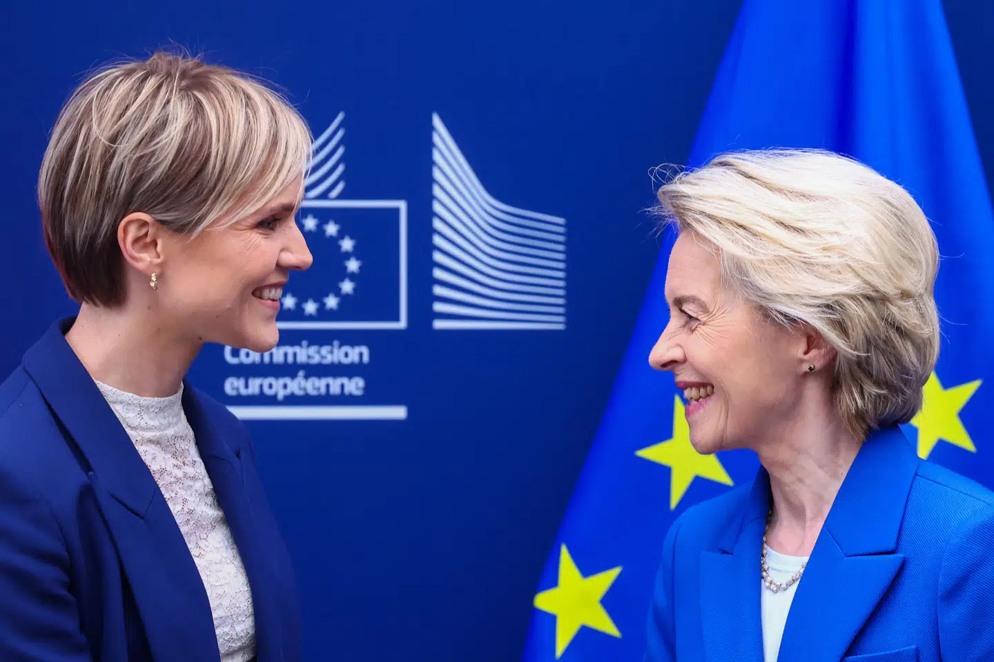 Tilbage i april mødtes Islands premierminister, Kristrún Frostadóttir, og EU-Kommissionens formand, Ursula von der Leyen, i Bruxelles i Belgien. (Arkivfoto).