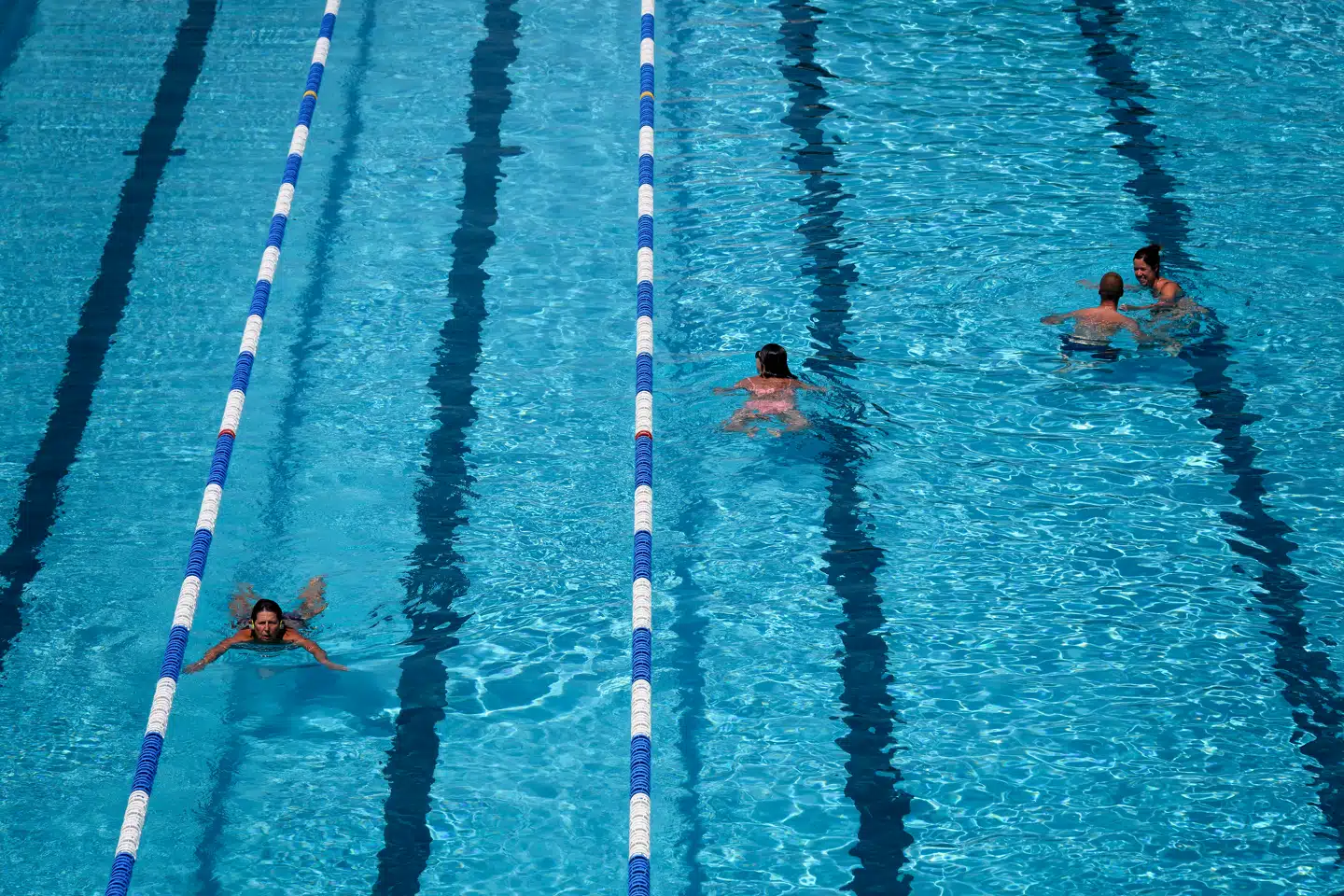 Fribadet i schweiziske Porrentruy har nu lukket for alt andet end de lokale.