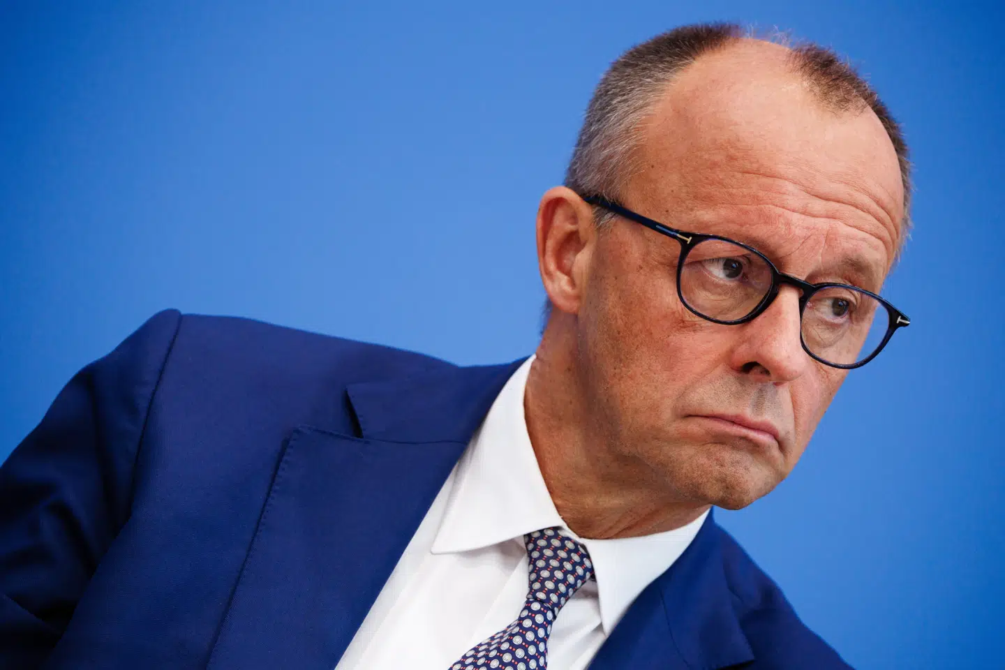 Friedrich Merz fortæller til BBC, at han taler i telefon med den amerikanske præsident en gang om ugen. Her diskuterer de både handelskrig, Ukraine og forsvarsbudgetter.
