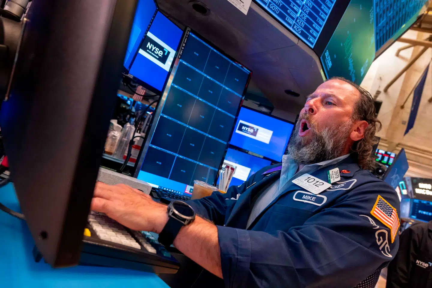 NEW YORK, NEW YORK - JULY 07: Traders work on the floor of the New York Stock Exchange (NYSE) on July 07, 2025, in New York City. Most major markets were down in morning trading as investors show concern about Donald Trump's tariff policy, which could affect a number of imports this week. Spencer Platt/Getty Images/AFP (Photo by SPENCER PLATT / GETTY IMAGES NORTH AMERICA / Getty Images via AFP)
