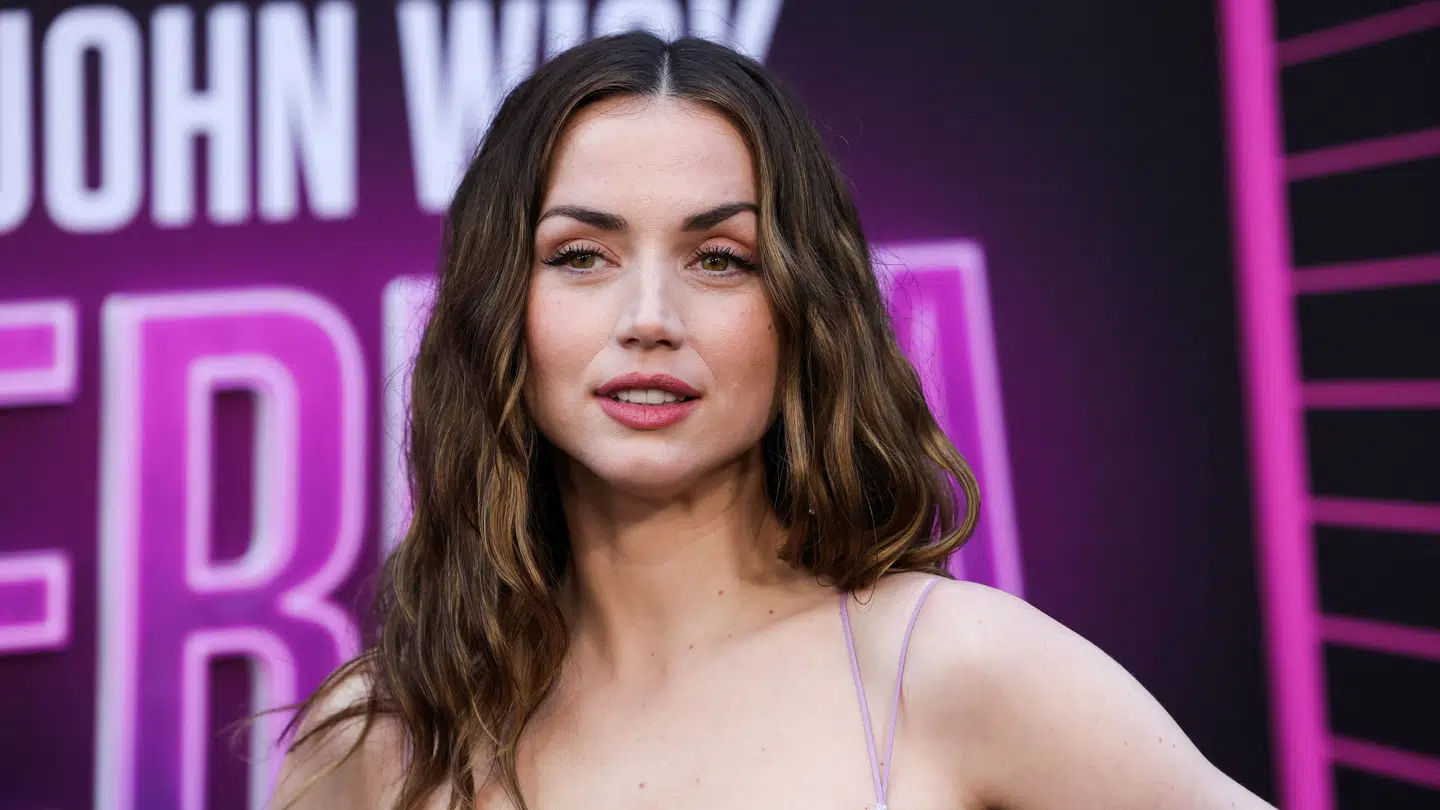 Ana de Armas er en cubansk/spansk skuespillerinde. Hun blev for alvor internationalt kendt i 2019 for sin medvirken i James Bond-filmen 'No Time to Die'.