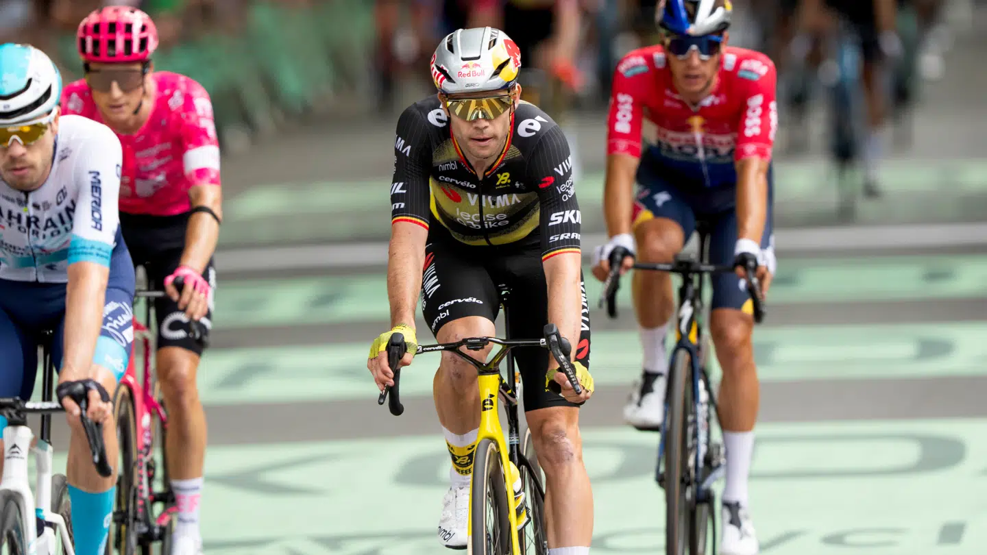 Wout van Aert får hård medfart af Bjarne Riis.