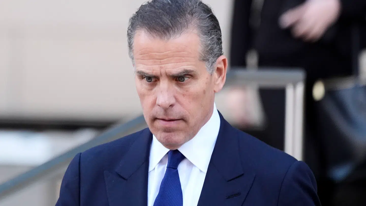 Hunter Biden benægter.