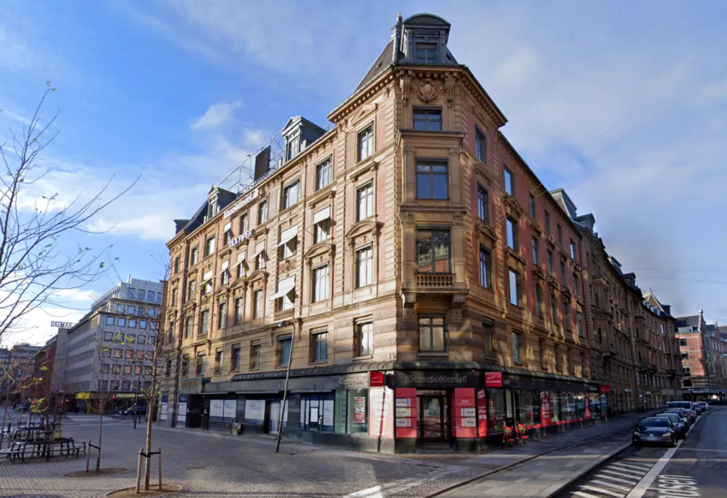 Den 14.000 kvadratmeter store bygning Helmershus, der har facade ud til Rådhuspladsen, har i de senere år gennemgået en større forvandling.