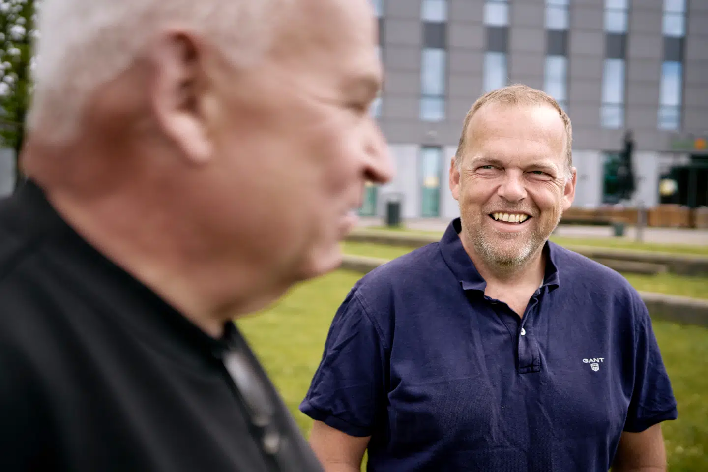 Alex Knudsen (tv.) og Dennis Pallesgaard kendte ikke hinanden. Men den 29. juli 2020 lidt over klokken 18 krydsede de to mænds livsbaner hinanden – i et kapløb mellem liv og død.