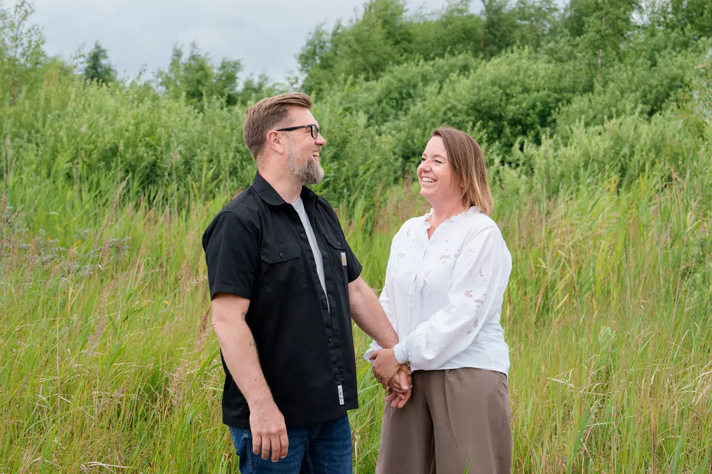 Det langtidsholdbare parforhold er en sjældenhed, men Jimmi og Christina Larsen har fundet nøglen. De fortæller, hvordan de 37 år senere stadig holder forelskelsen ved lige.