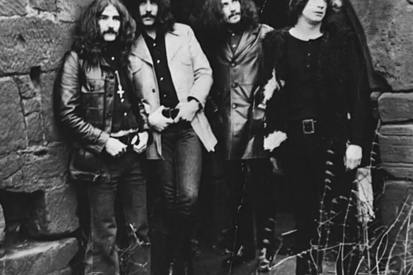 En ung Ozzy Osbourne ses her til højre i begyndelsen af 1970'erne sammen med Black Sabbath. De øvrige er fra venstre mod højre Geezer Butler, Tony Iommi og Bill Ward. (Arkivfoto).