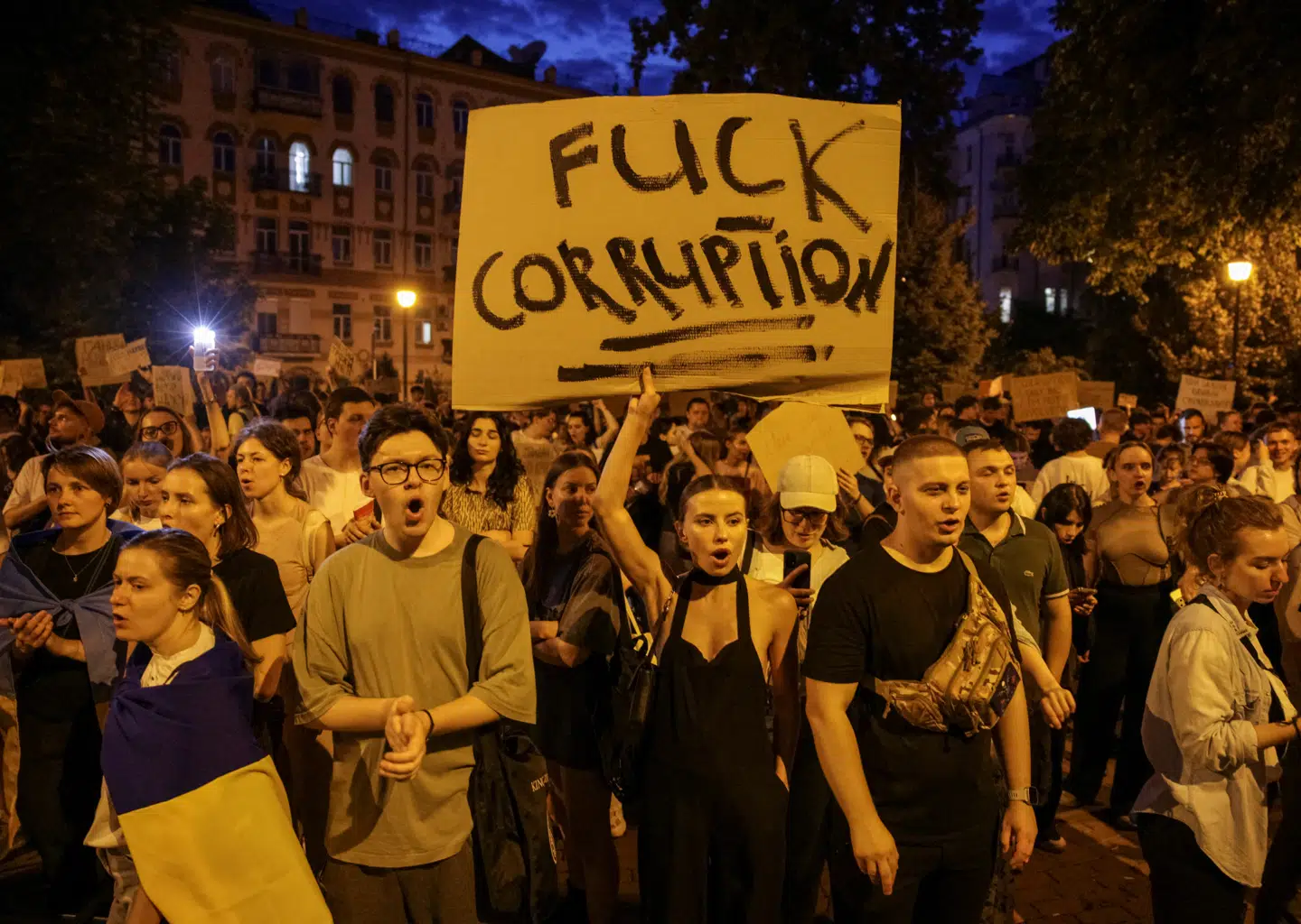 Tirsdag blev en kontroversiel lov stemt igennem i Ukraines parlament. Den åbner døren på klem for mere korruption i landet.