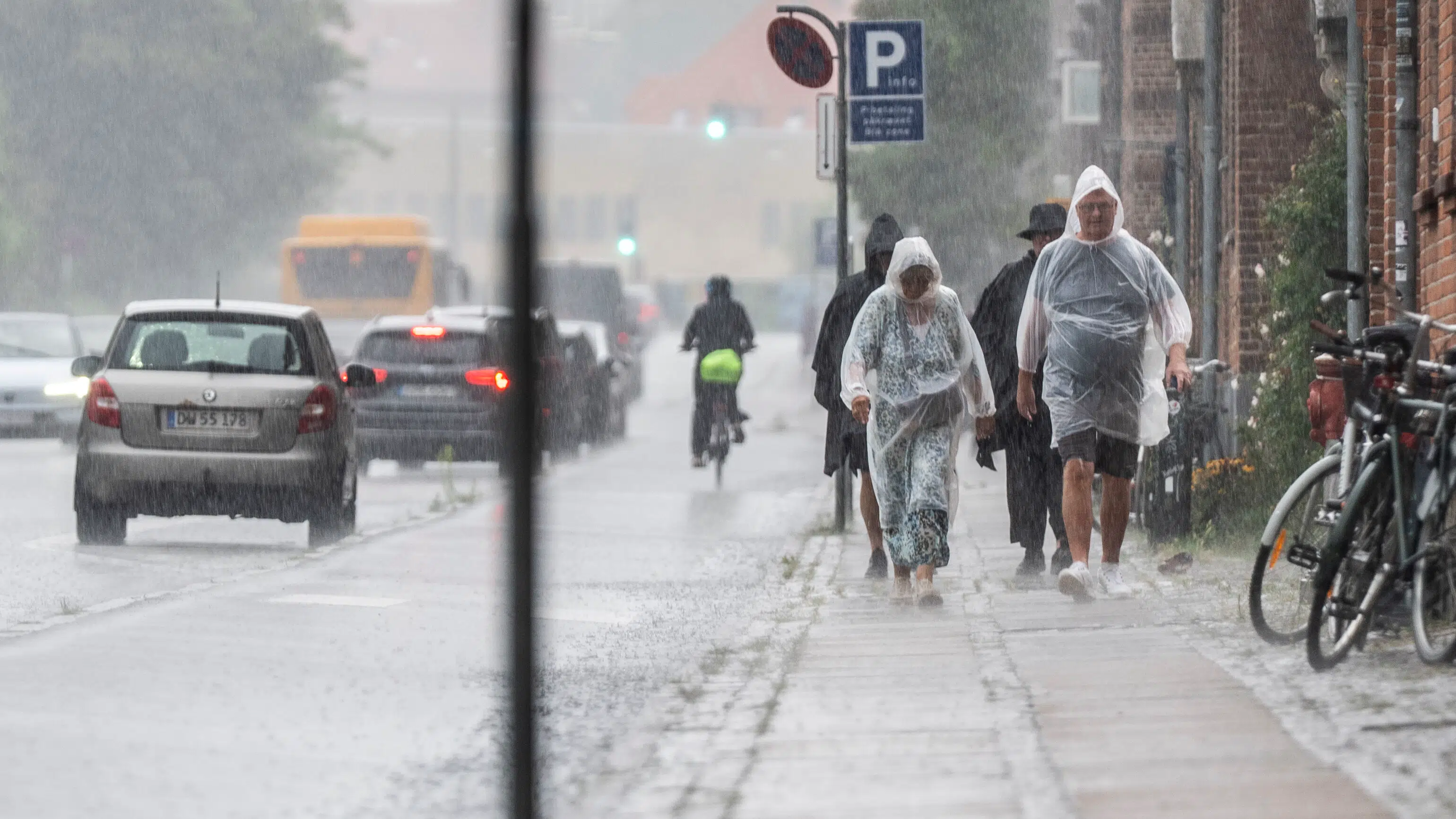 DMI med nedslående nyhed: Slut med sommervejret