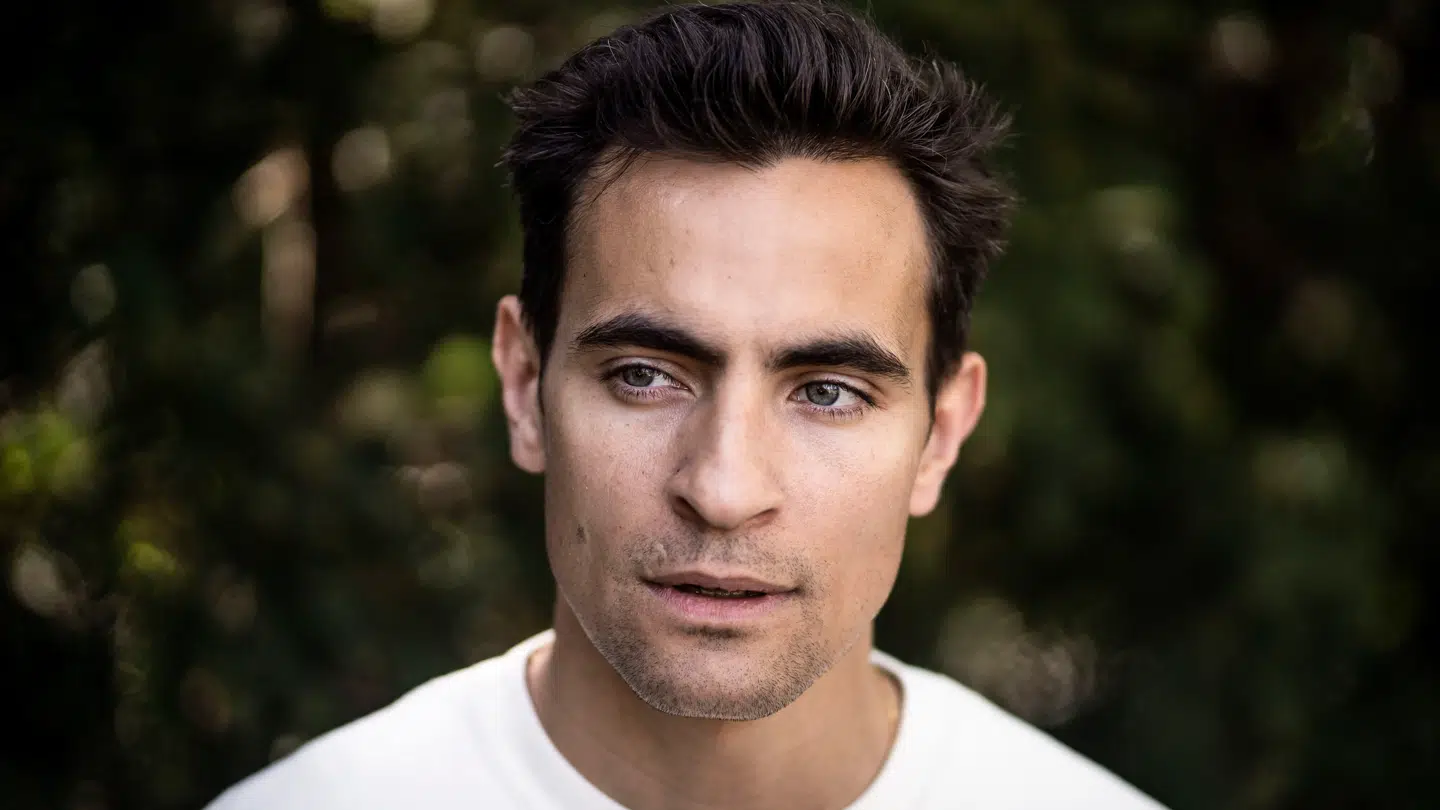 Skuespilleren Jonathan Harboe har snydt døden mange gange – og en enkelt gang var rapgruppen Suspekt involveret.