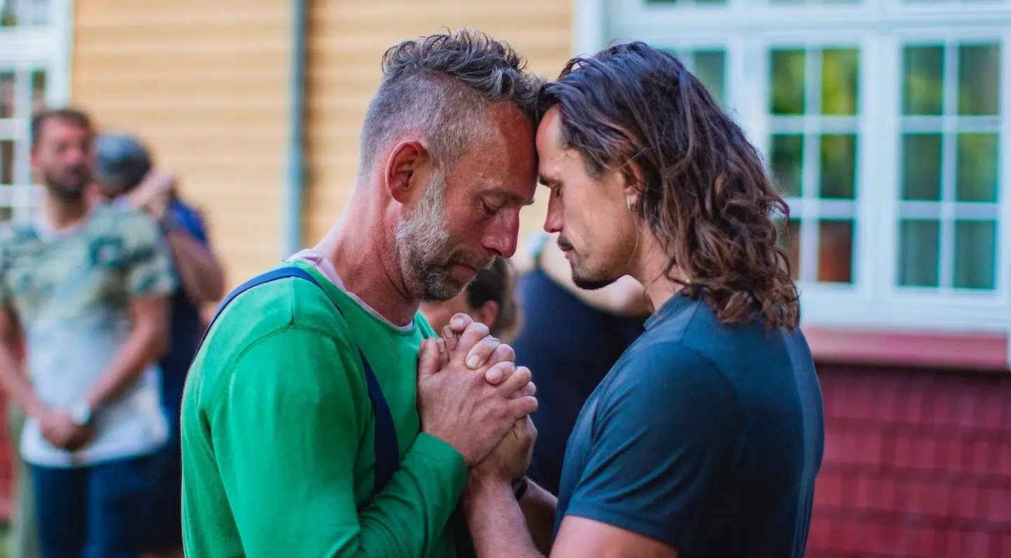 Hvad der først var det mest grænseoverskridende, er nu blevet det mest healende, fortæller Sofus Midtgaard (til venstre)