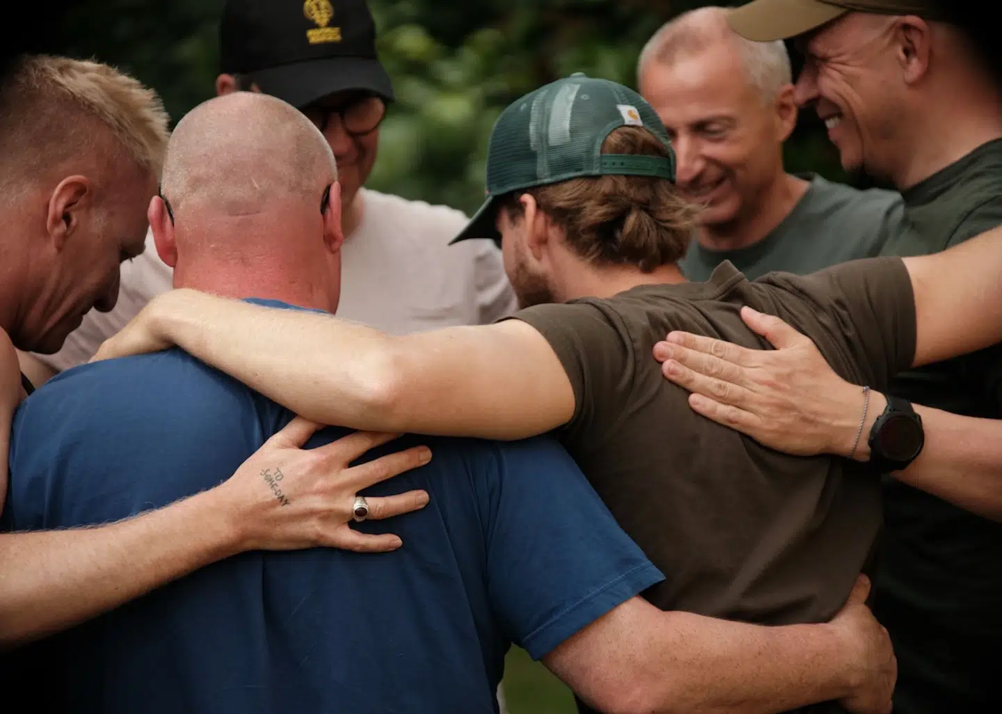 “Mit liv er blevet friere og mere kropsligt. Jeg skammer mig mindre og bekymrer mig mindre. Jeg har lært, hvordan jeg kan forbinde mig med andre mænd, og har fået meget mere kærlighed til mænd," siger Sofus Midtgaard