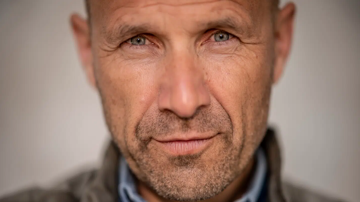 Adam Holm, der blandt andet er studievært og historiker, er nu snart fortid hos DR.