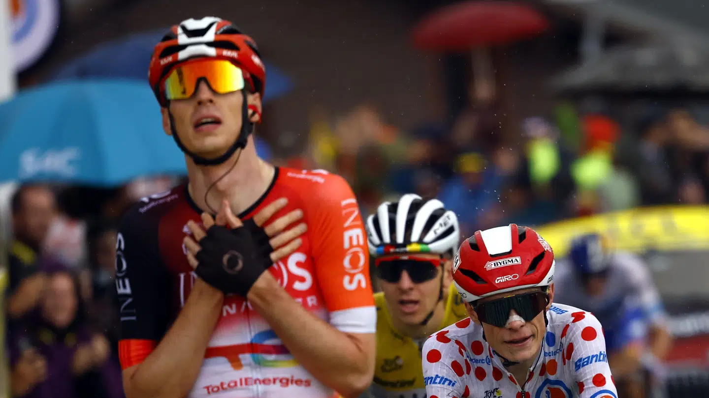 Jonas Vingegaard nølede alt for længe med at sætte et angreb ind, og så blev han snydt med to sekunder af Thymen Arensman.