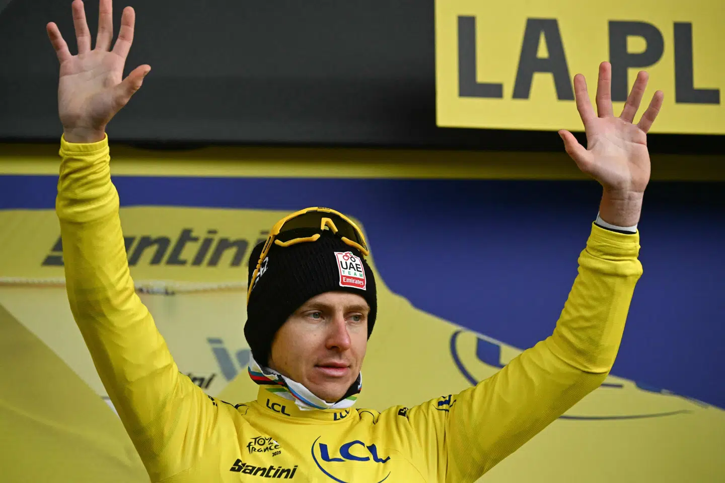 Tadej Pogacar viste sig igen som Tour de Frances klart bedste rytter. Han fremstod i en mere alvorlig og mindre smilende udgave, end Tour-publikum har været vant til.