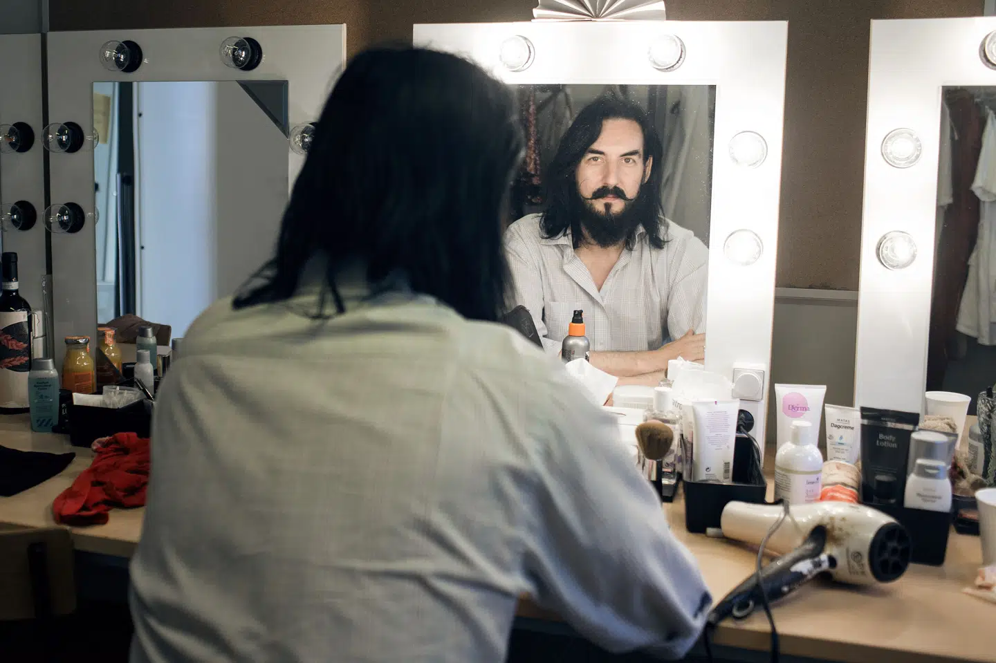 Mikkel Lomborgs datter, Anaya, er 12 år og har hver sommer været med i Cirkus Summarum. Tv-kendissen drømmer om at tage hende med ud for at se verden, når datteren ikke længere vil med i manegen. (Arkivfoto).