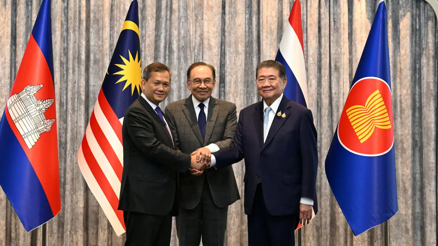 Malaysias premierminister, Anwar Ibrahim, fortæller nu, at man er nået til enighed om en våbenhvile mellem Thailand og Cambodja.