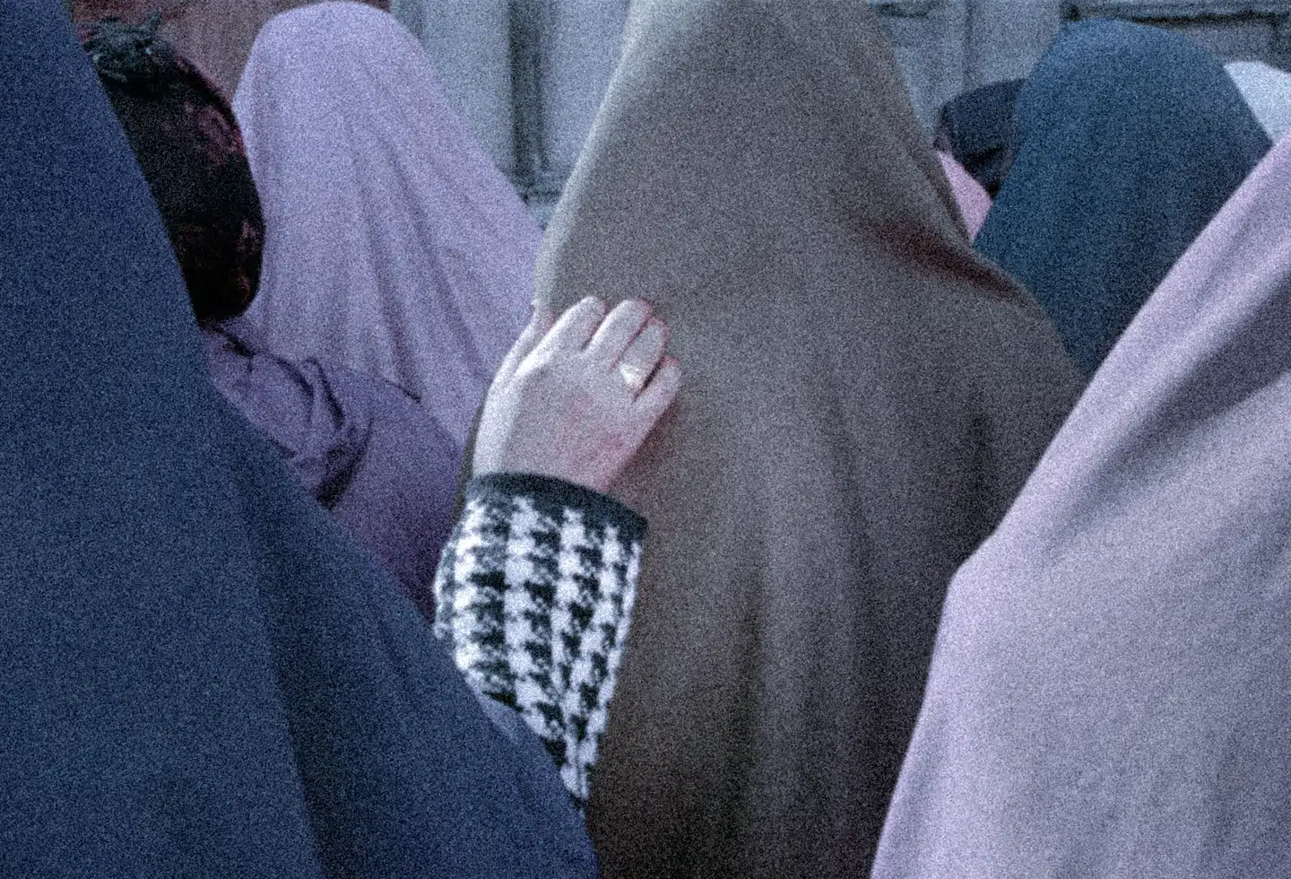 Berlingske har i en artikelserie beskrevet Rumeyas kamp for at blive dansk. Hendes far blev idømt ti års fængsel I Danmark for at udsætte Rumeya for genopdragelsesrejse. Her var vold, voldtægt, omskæring og koranrecitation dagligdag.