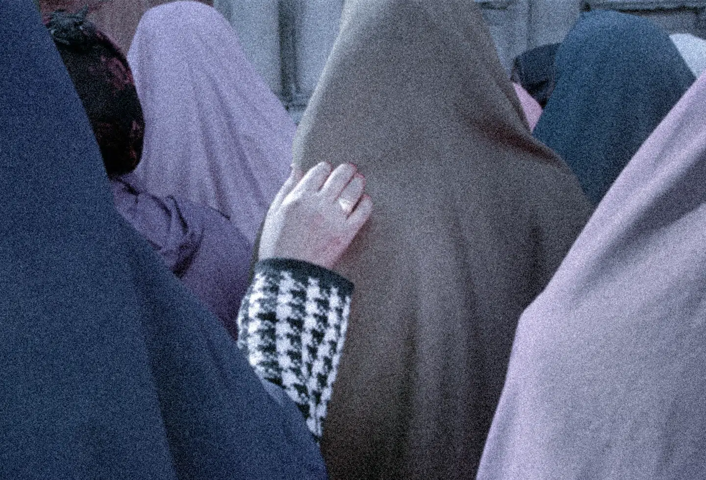 Berlingske har i en artikelserie beskrevet Rumeyas kamp for at blive dansk. Hendes far blev idømt ti års fængsel I Danmark for at udsætte Rumeya for genopdragelsesrejse. Her var vold, voldtægt, omskæring og koranrecitation dagligdag.