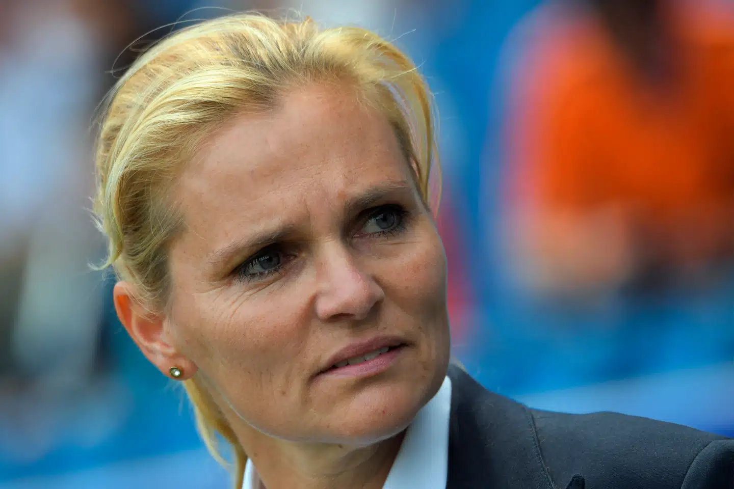 Hun fik sit første trofæ, da hun sammen med sine landskvinder på det hollandske kvindelandshold slog det danske kvindelandshold i finalen ved EM i 2017 på hjemmebane.