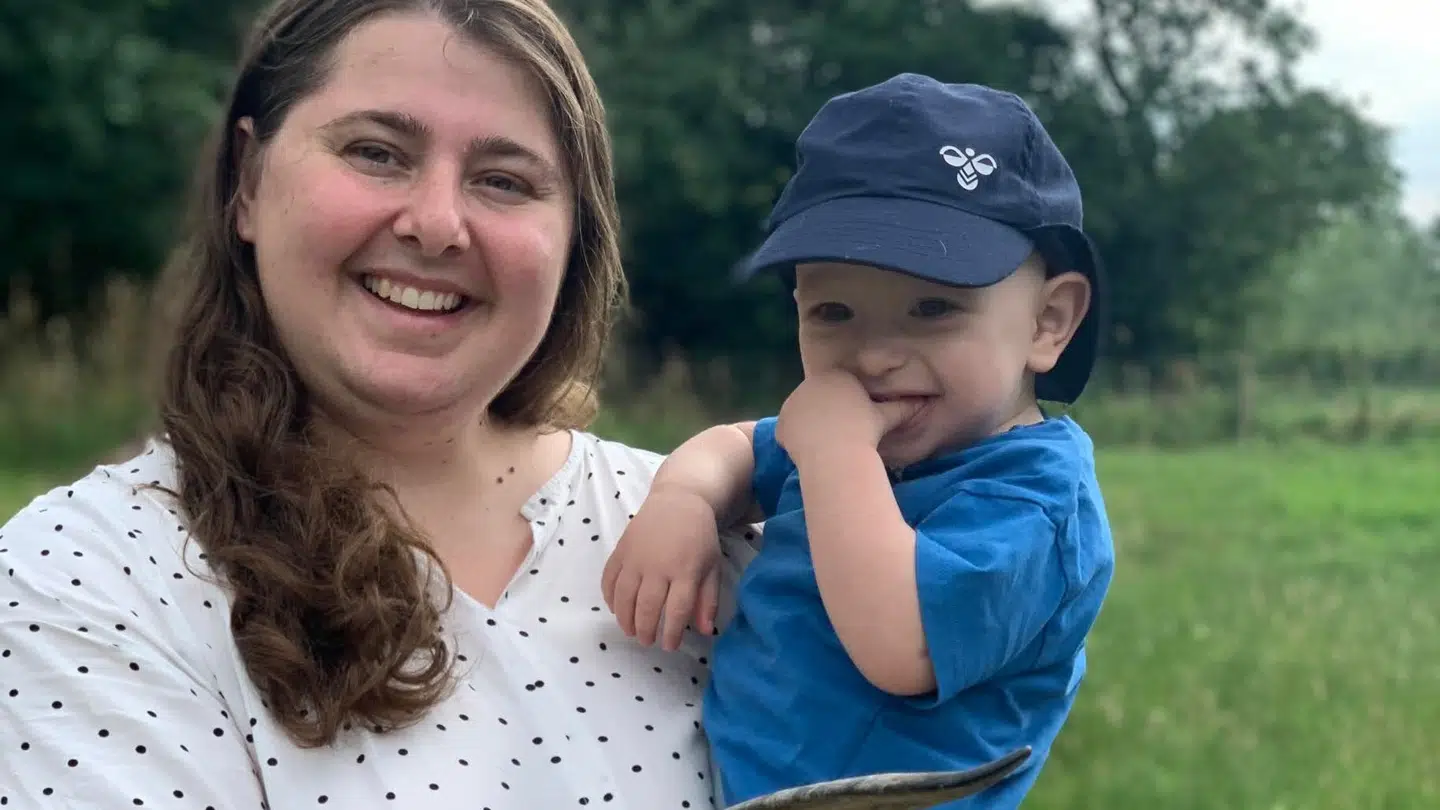 Nadia Bonde med sin søn Severin.