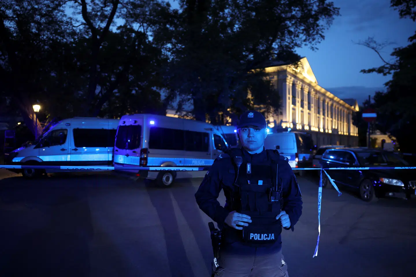 En colombiansk statsborger er anholdt for at stå bag mystiske brande i Polen. Men Rusland stod bag, hævder Polens sikkerhedstjeneste.