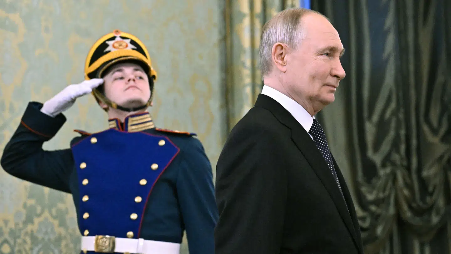 Rusland er langsomt men sikkert ved at blive omdannet til en nation, der er fuldt i krig. Og Donald Trumps trusler mod Putin kan trække i den forkerte retning, lyder dommen.