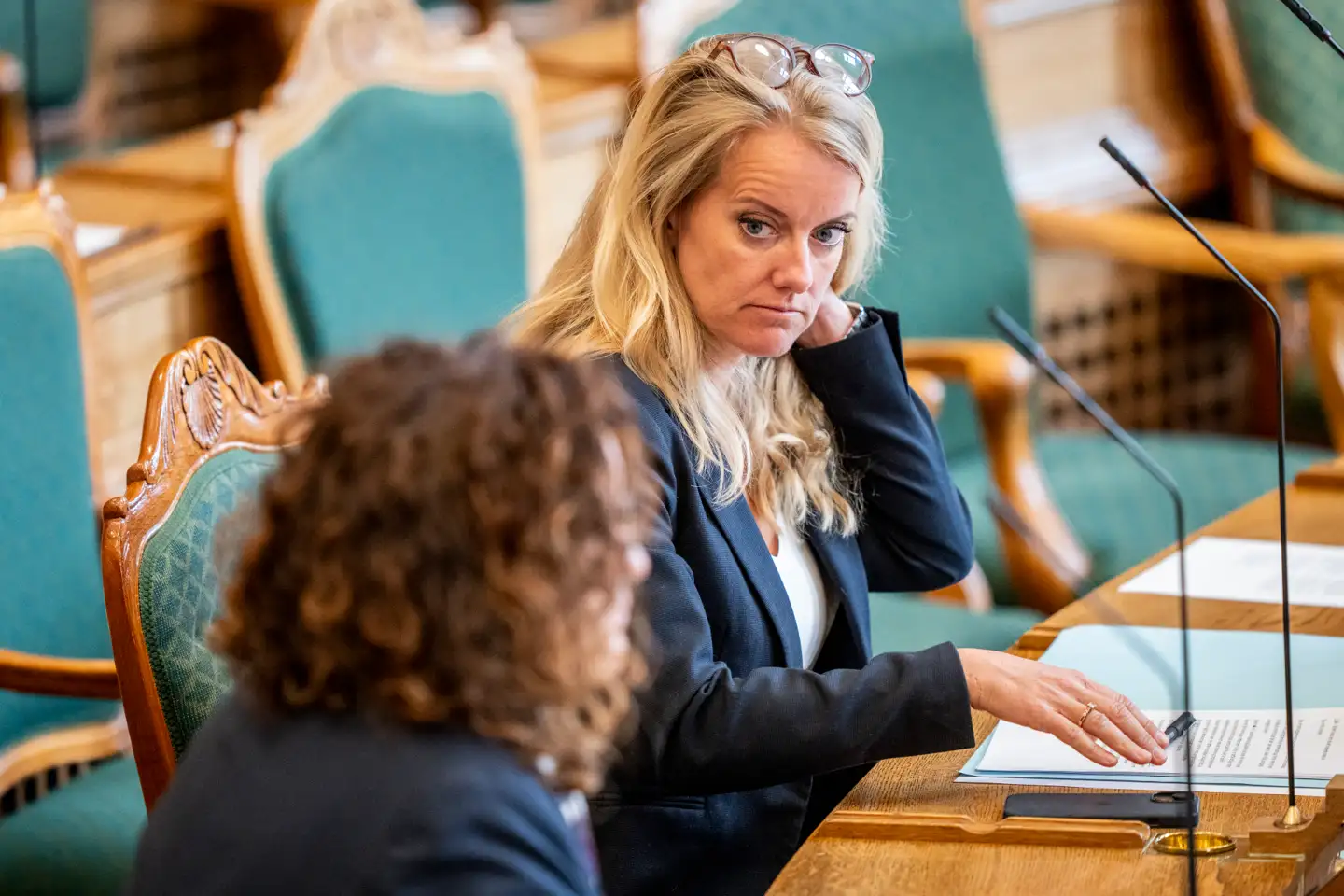 »Igen har regeringen været med til at gennemføre symbolpolitisk lovgivning, der under dække af at være grøn, er det stik modsatte og skader langt mere, end det gavner,« skriver Henrik Dahl og Pernille Vermund (billedet).