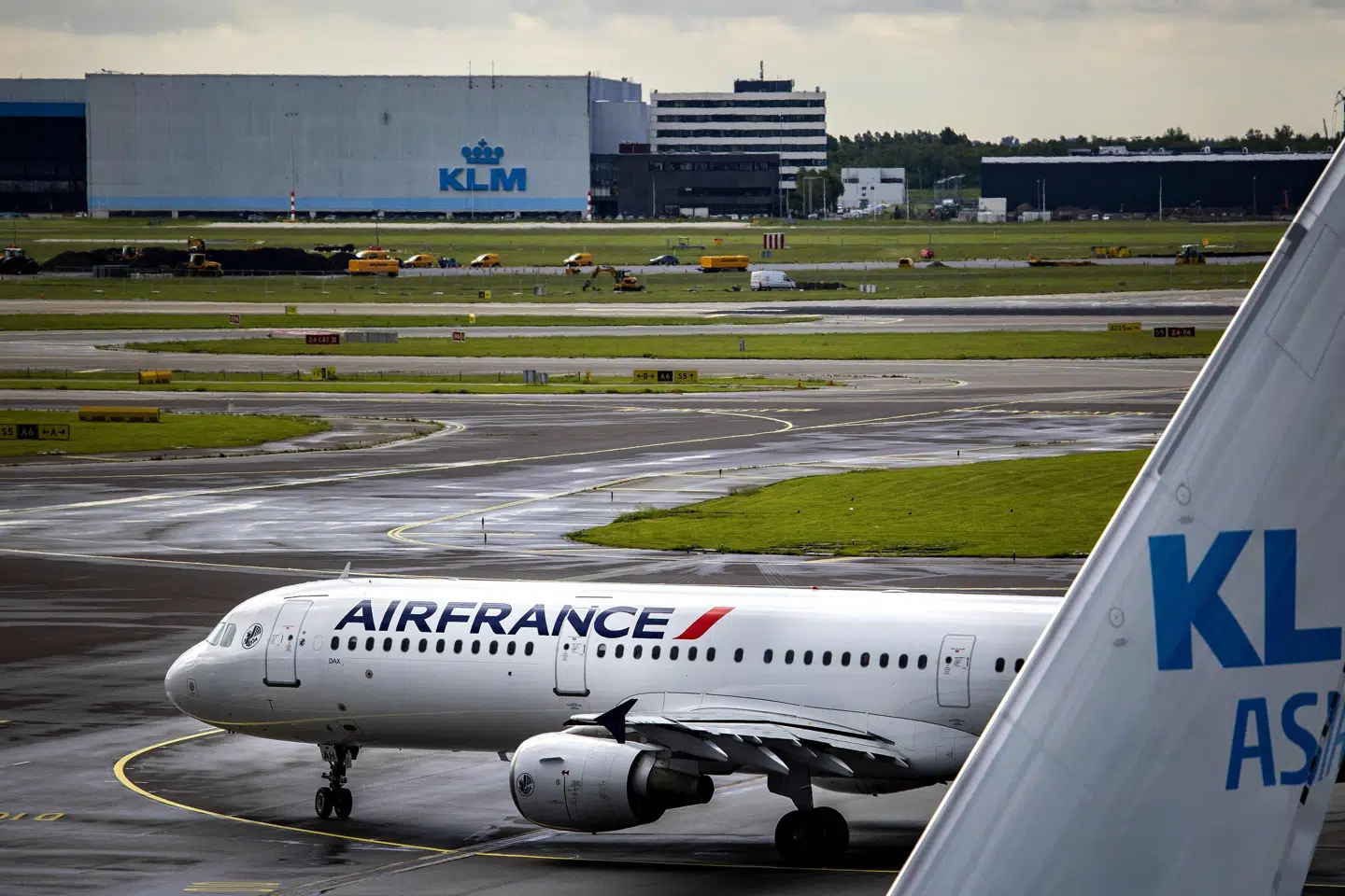 Air France-KLM er en sammenlægning af franske Air France og hollandske KLM. De to selskaber fusionerede i 2004 og opererer stadig som selvstændige forretningsben. (Arkivfoto).
