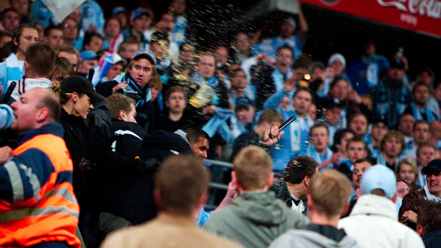 Politiet trak kniplerne i Parken.