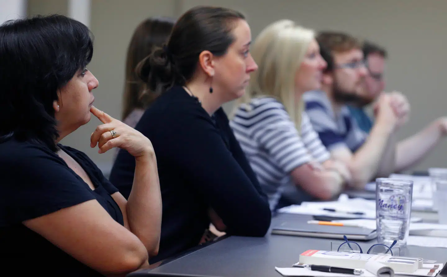 Under de senere års kriser med pandemi, recession og forsyningskædeproblemer har mange virksomheder sat stor pris på babyboomernes erfaring. Nu henvender de sig i højere grad til Generation Y for at kunne manøvrere i den nye udvikling inden for kunstig intelligens (ai).