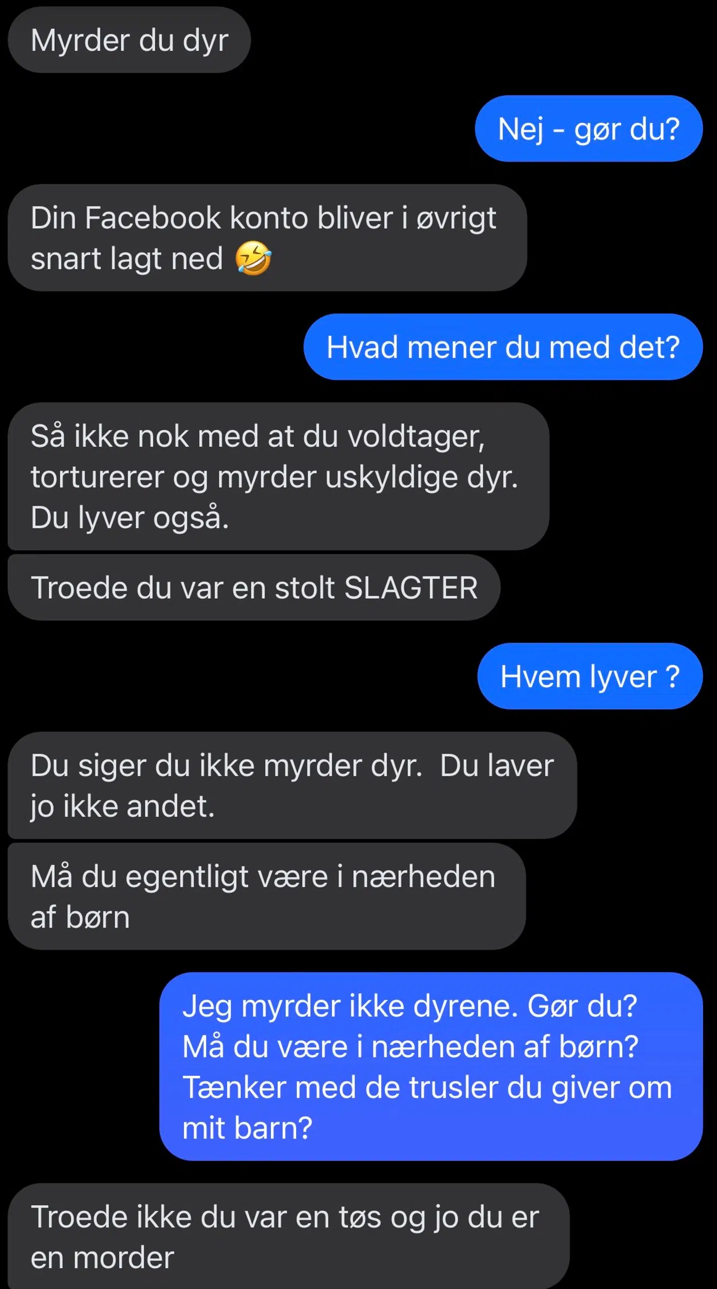 På billedet ses nogle af de beskeder, som Sandie Ring og hendes mand har modtaget.