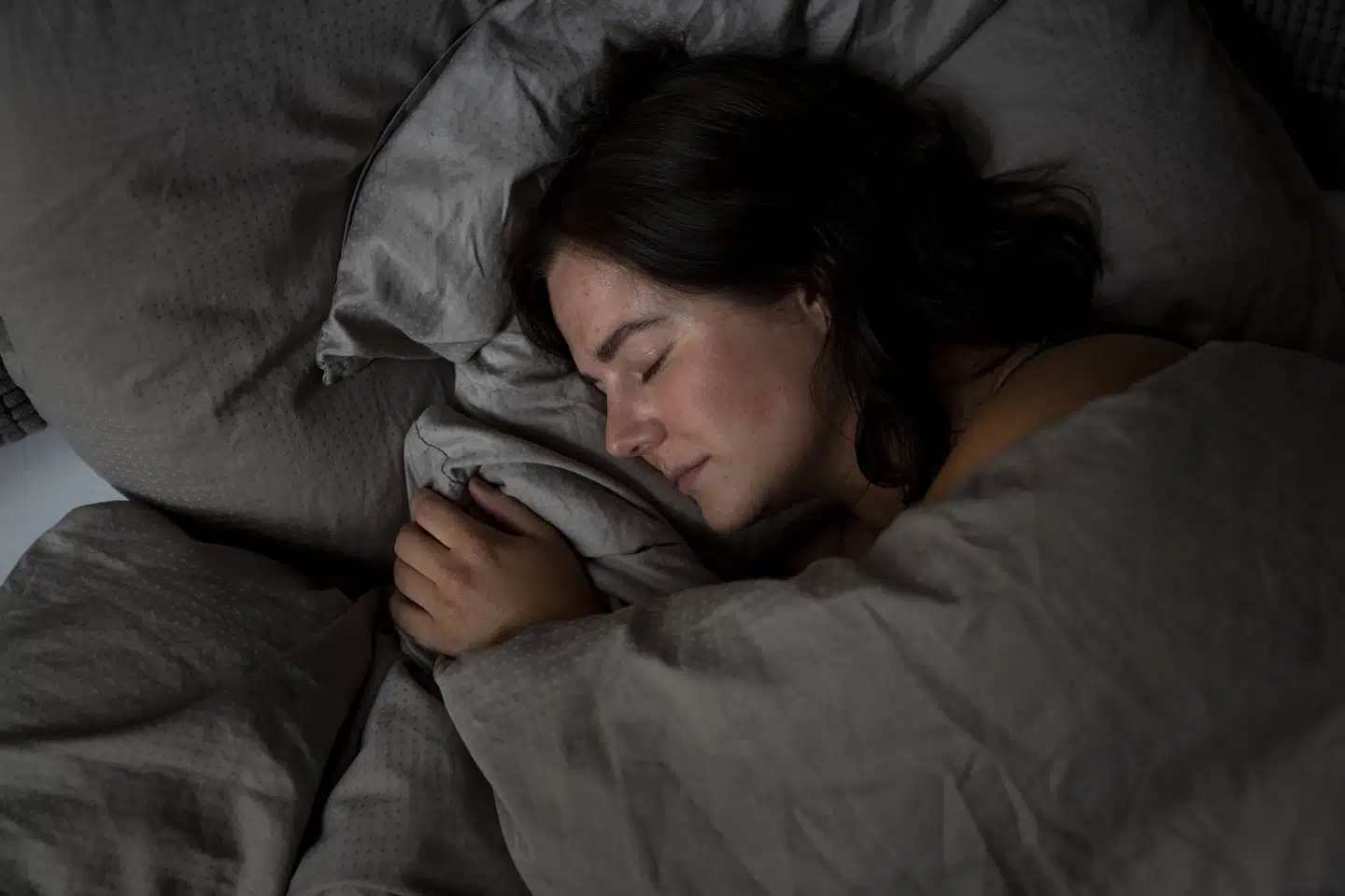 Den gode nødvendige søvn, som gør dig klar til en ny dag, er ikke alle forundt. Især kvinder har ofte problemer, og forskere mener nu, at dårlig søvn fører til en øget smertefølsomhed. (Modelfoto)