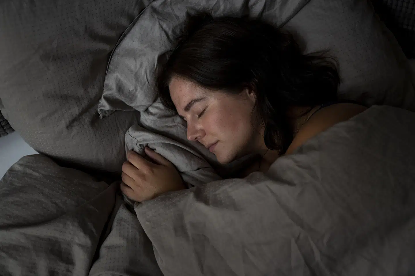 Den gode nødvendige søvn, som gør dig klar til en ny dag, er ikke alle forundt. Især kvinder har ofte problemer, og forskere mener nu, at dårlig søvn fører til en øget smertefølsomhed. (Modelfoto)