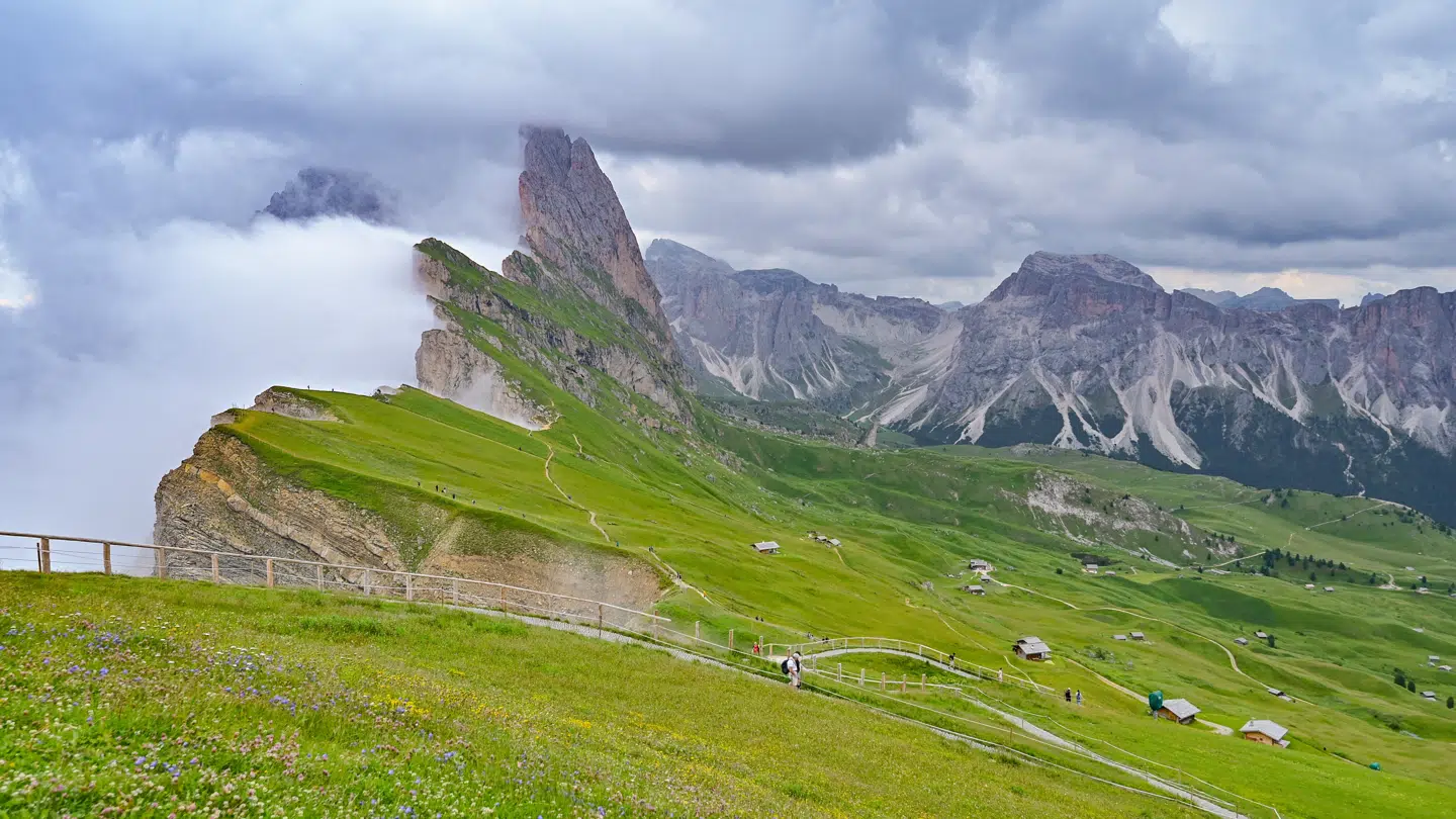 Over 80 personer har mistet livet ved bjergkæden Dolomitterne den seneste måned.