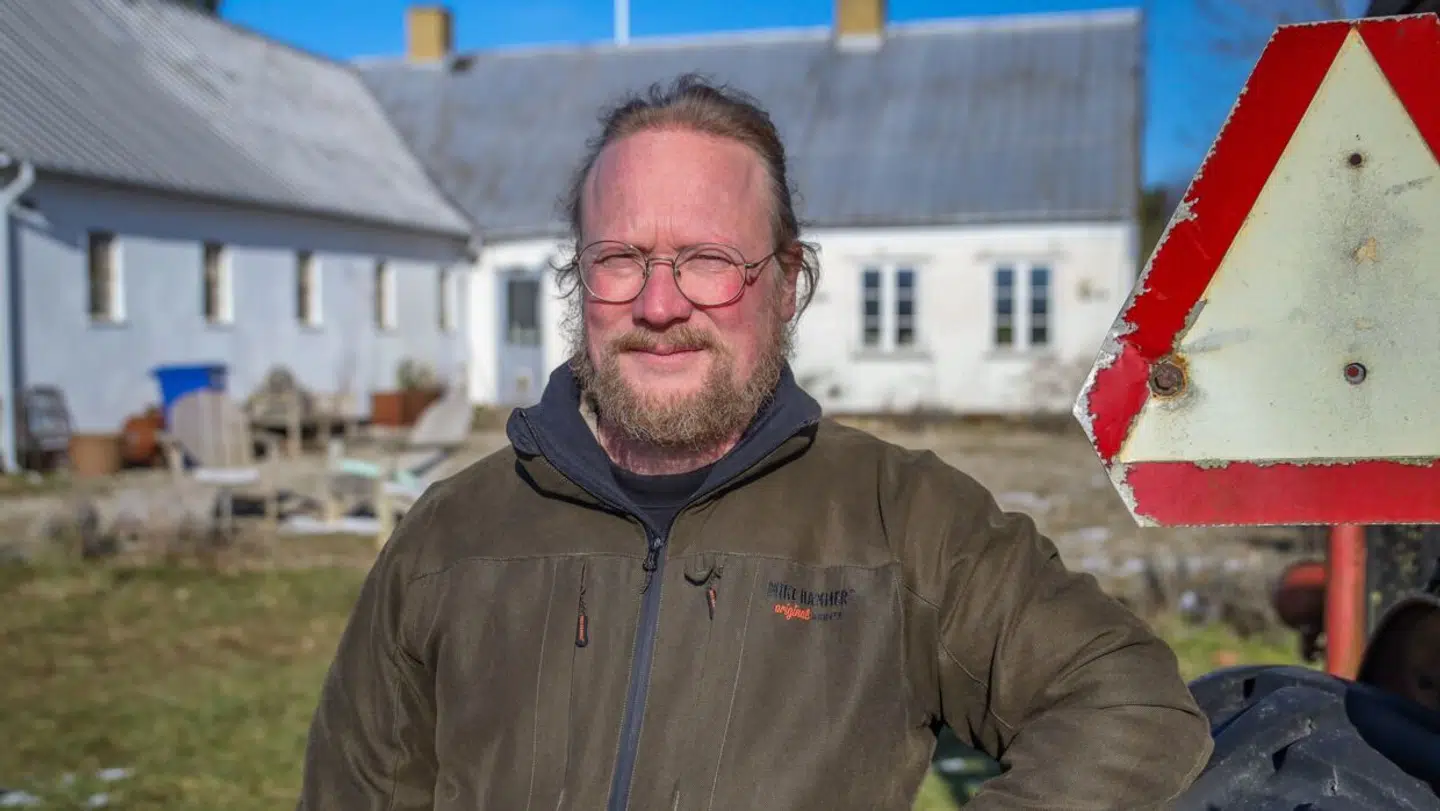Markus Hvass er igen begyndt at råbe op om generne fra naboen.
