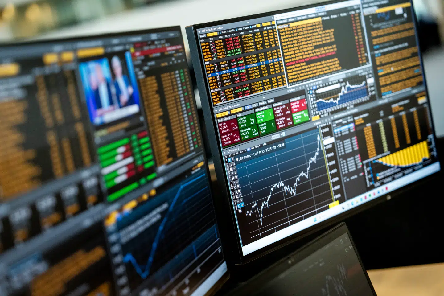 En række danske aktier tiltrækker stadig spekulanternes opmærksomhed i forventning om snarlige kursfald.