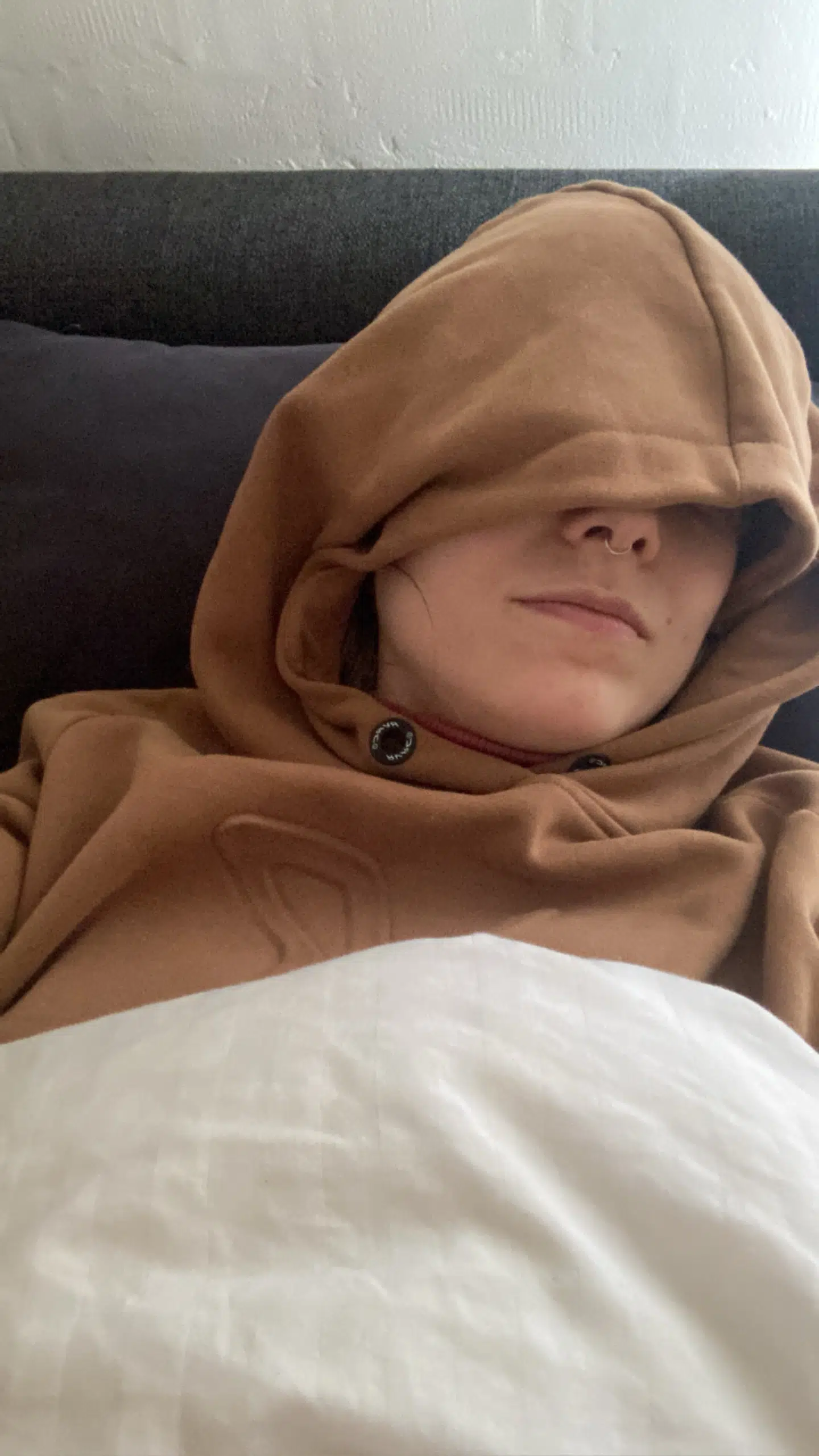 Andrea måtte forbi tre læger, der ikke kunne rådgive hende anderledes end, at hun ikke måtte overbelastes, før hun selv fandt frem til at opsøge en fysioterapeut.