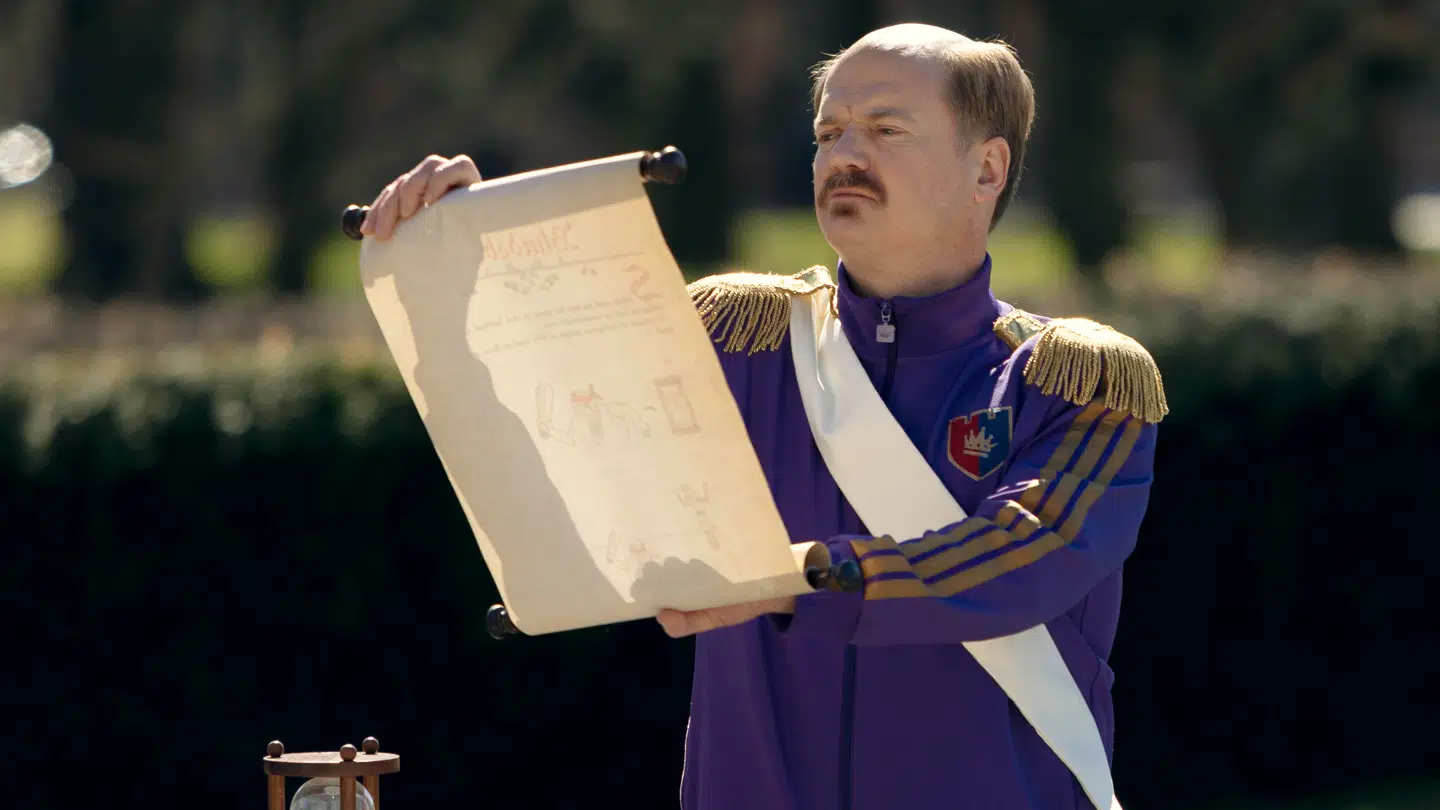 Tobias Dybvad styrer løjerne i 'Kongens efterfølger'.