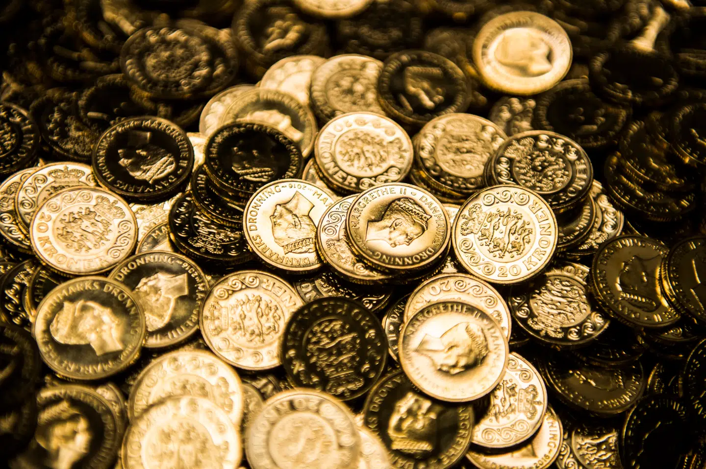 Danskerne kunne have fået et tocifret milliardbeløb mere på deres pensioner, hvis deres penge var investeret anderledes, end de bliver tvunget til nu.