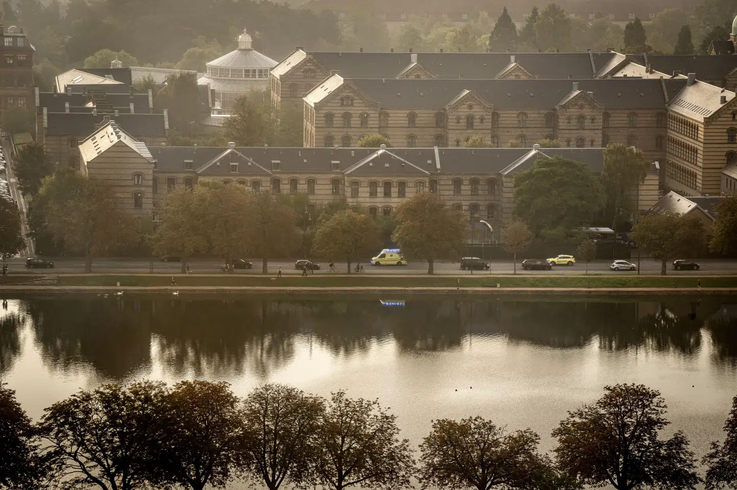 Fra nu af kan borgere i hovedstaden følge ambulancen på telefonen. (Arkivfoto).