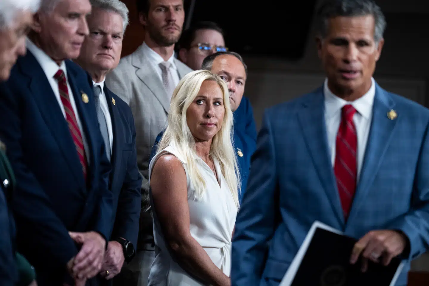 Da The Daily Beast i weekenden bemærkede udtalelserne fra Marjorie Taylor Greene, holdt det ikke igen: »Taylor Greene stikker kniven i Det Republikanske Parti og går solo,« skrev det tabloide amerikanske medie.